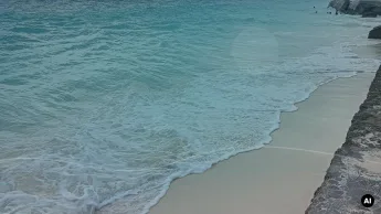 Telemóvel com mapa usado como imagem editorial para dados móveis em Zanzibar